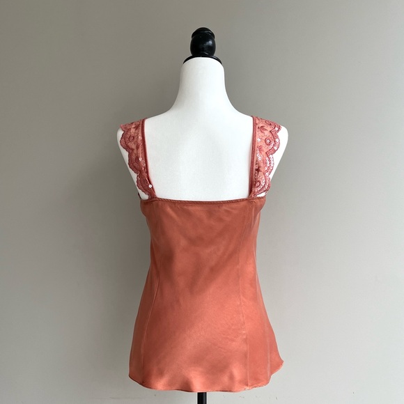 Silky satin camisole with lace and sequins - Picture 4 of 10